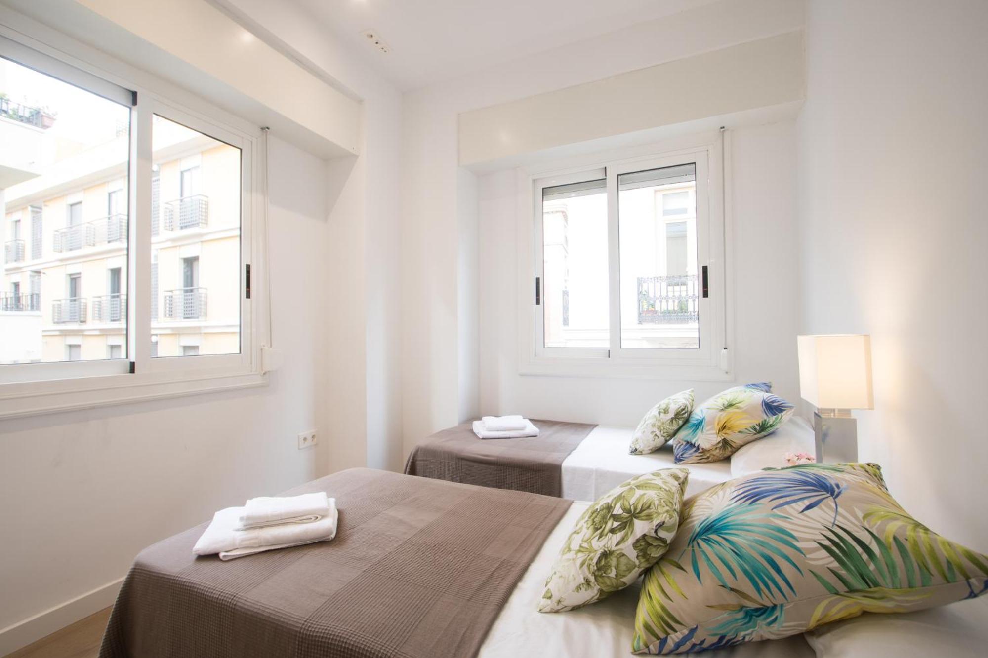 4 Bedroom/3 Baths W/ Ac In Near Beach! Alicante Esterno foto